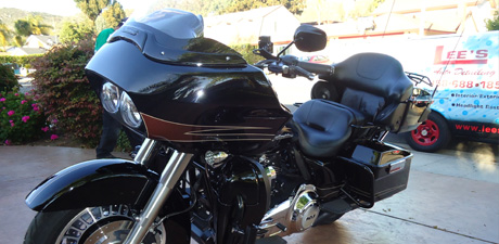 Bagger motorcycle detailed by Lee's